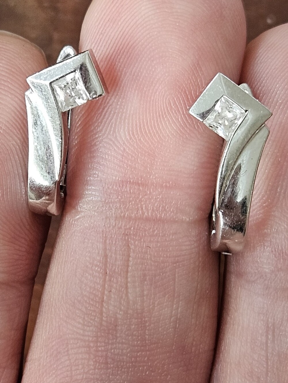 Modernist Designer Solid 14k White Gold .65ctw Natural Diamond Huggie Earring